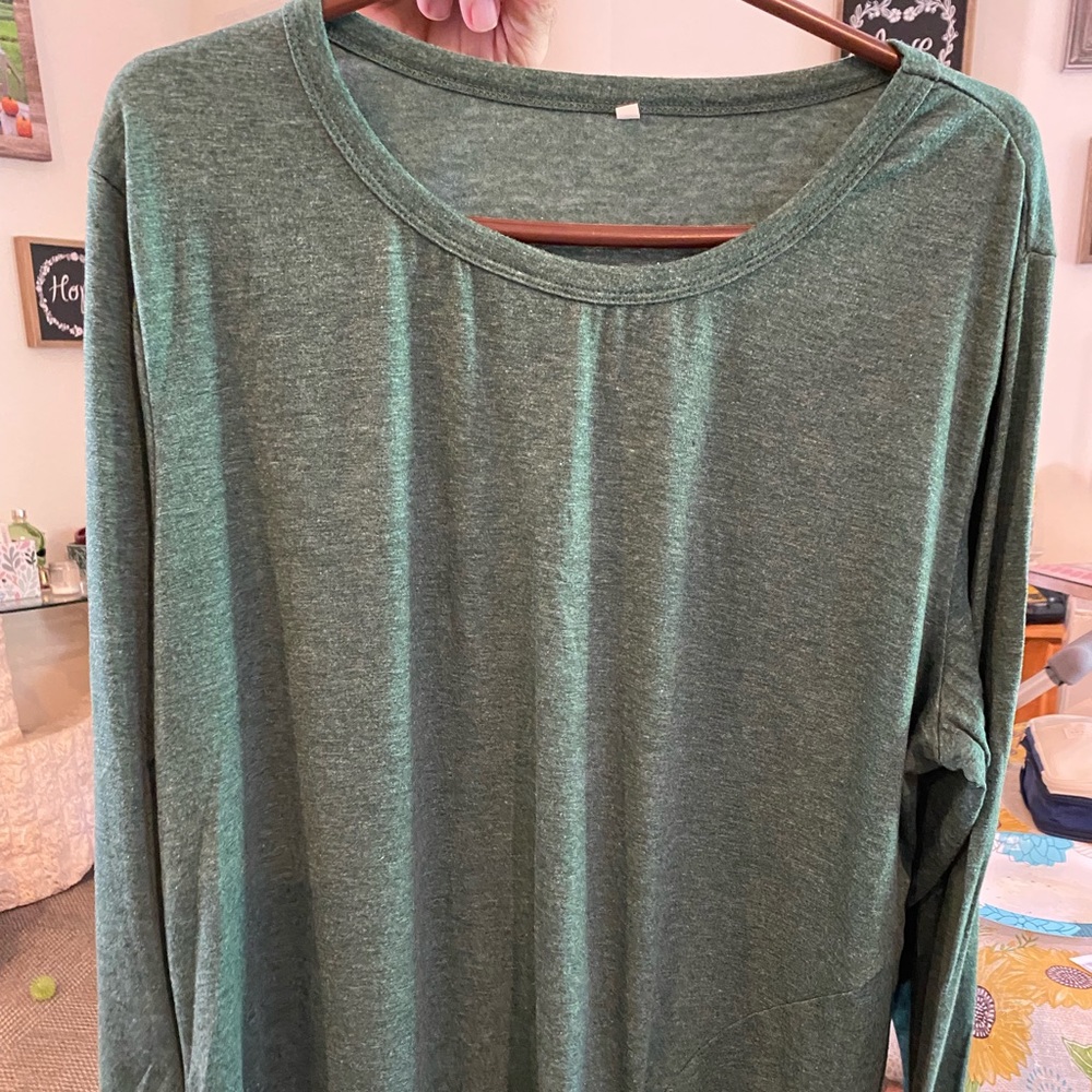 No brand tag, long sleeve shirt, womens size 2x